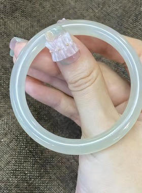 青白玉手镯冰晴水浅色细圆玉镯子