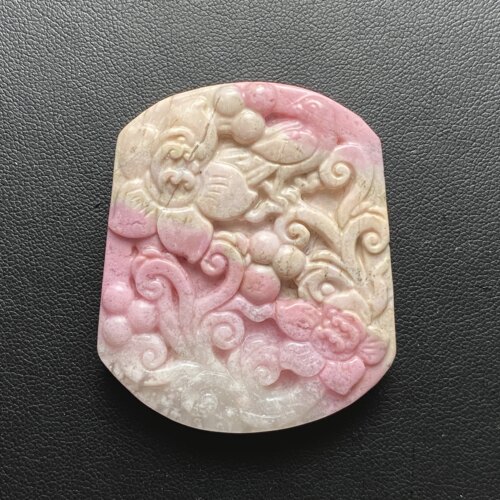 喜上梅梢 奶油粉玉化天然蔷薇辉石大吊坠