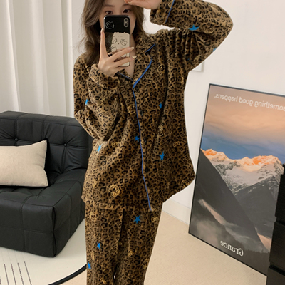 2025新款法兰绒豹纹卡通睡衣