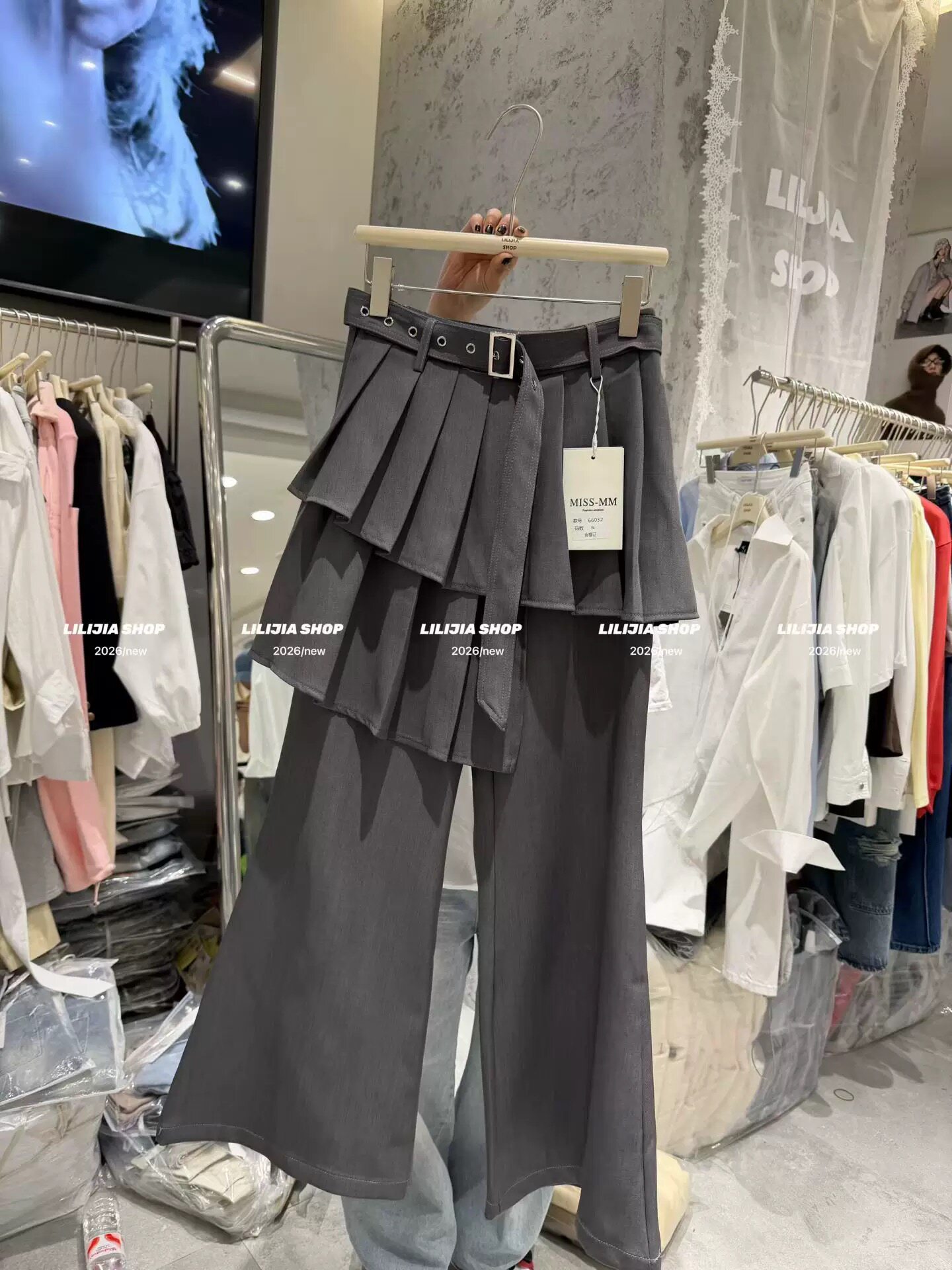 韩国东大门2026新款韩版百搭显瘦高腰微喇西裤女百褶屁帘长裤女