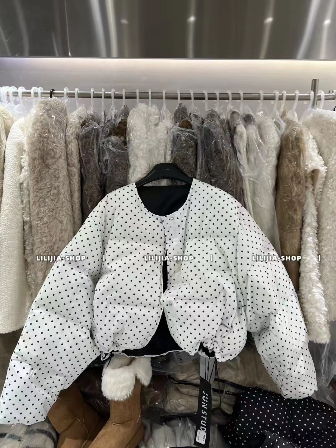 韩国东大门冬季新款波点宽松轻薄羽绒服女百搭保暖面包服外套