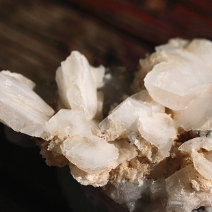 手掌大！福建产雪白夹心方解石晶簇摆件