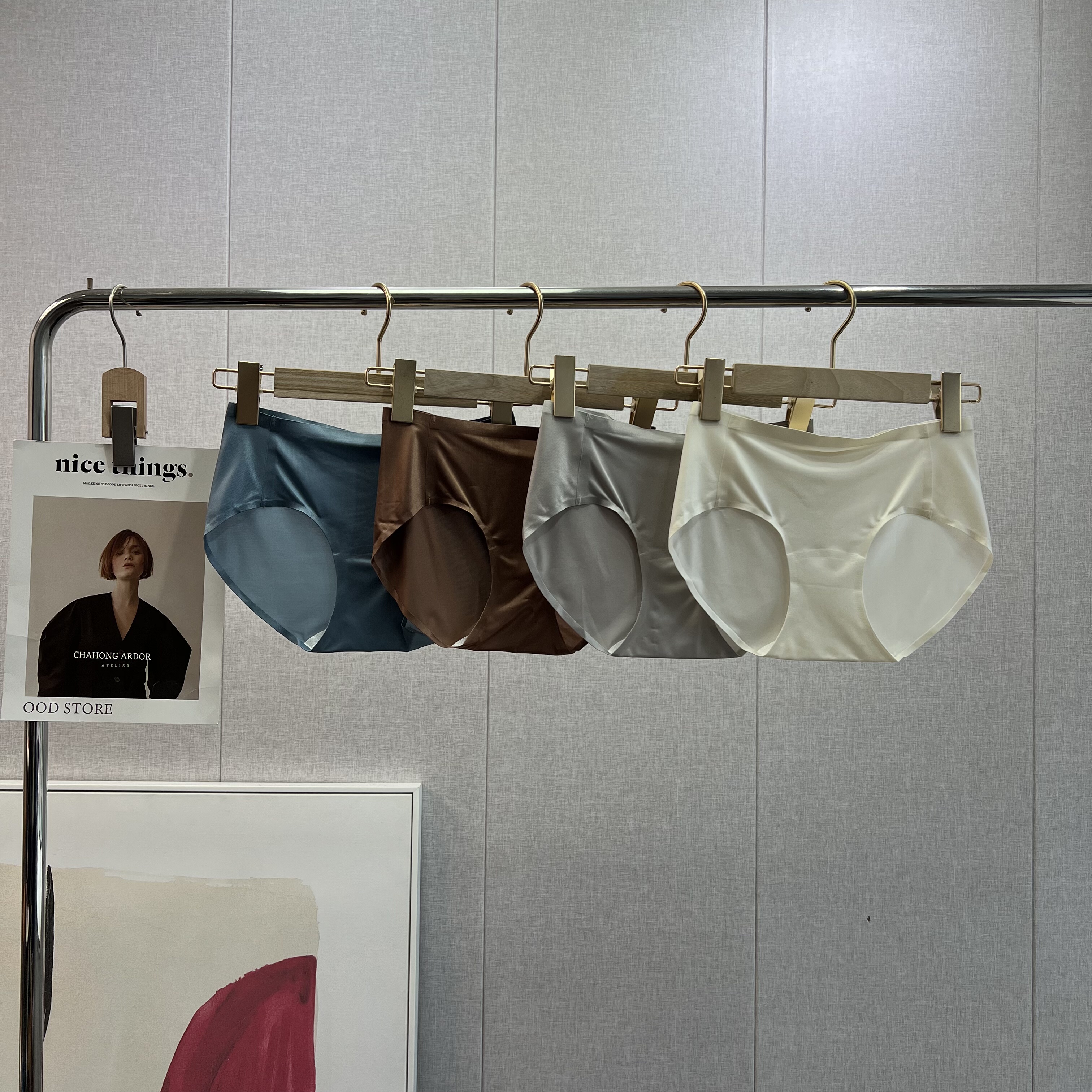 99%无痕白裤子好CP高级缎面冰丝女内裤 无痕裸感包臀内裤女,女士内衣/男士内衣/家居服,女三角裤,淘宝优惠券,粉丝福利购,淘宝优惠卷