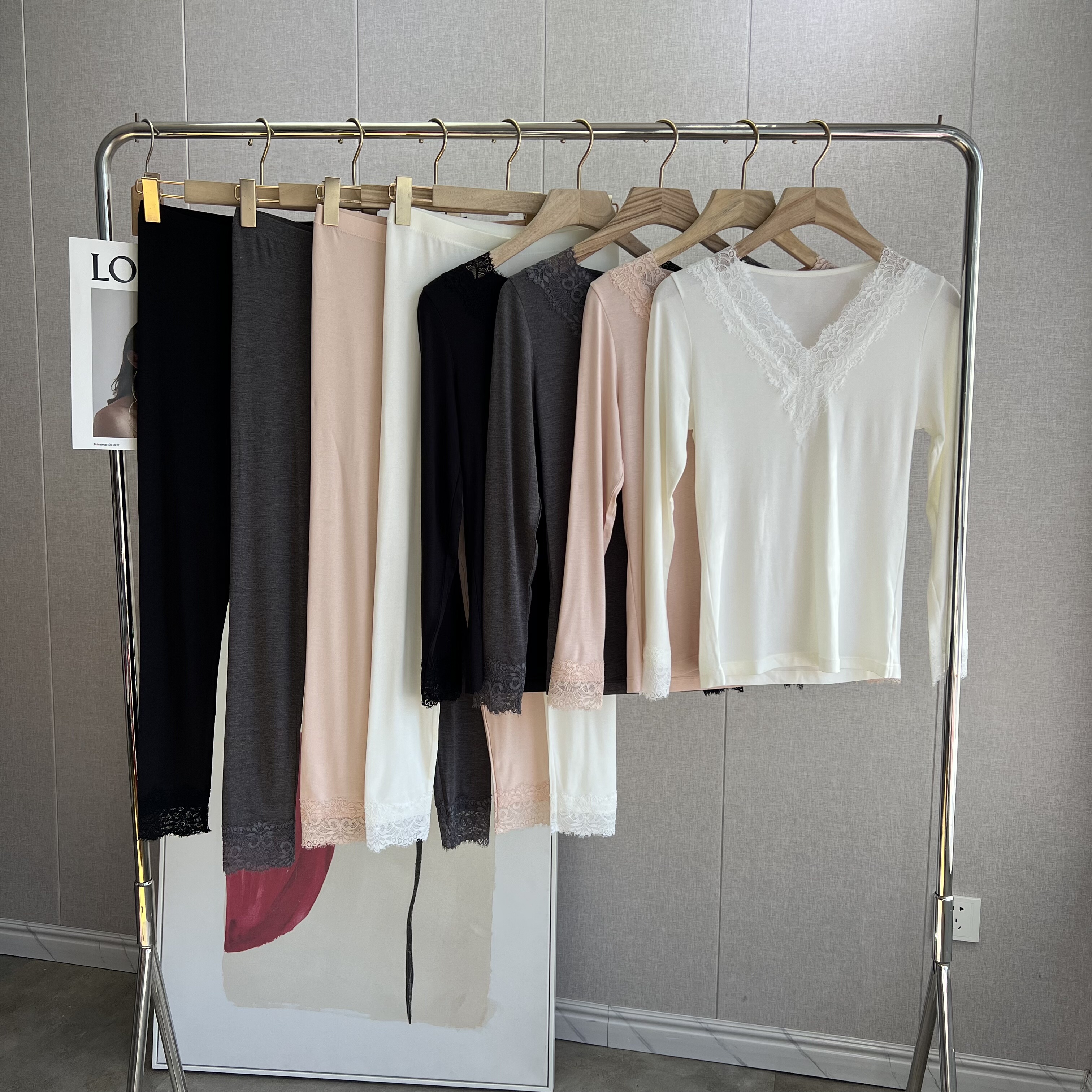 自留！无法拒绝～美V领性感蕾丝边 柔软亲肤保暖皮肤衣秋衣秋裤