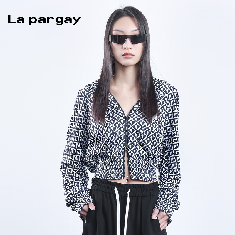 纳帕佳印花连帽短款外套2025春季新款女式个性休闲长袖设计感上衣