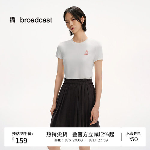 简约圆领，猫咪胸标