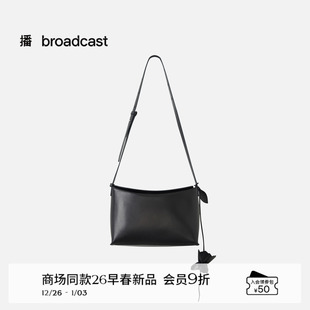 播黑色斜挎包女士通勤单肩休闲包26春季 BPT1BD8125 新款