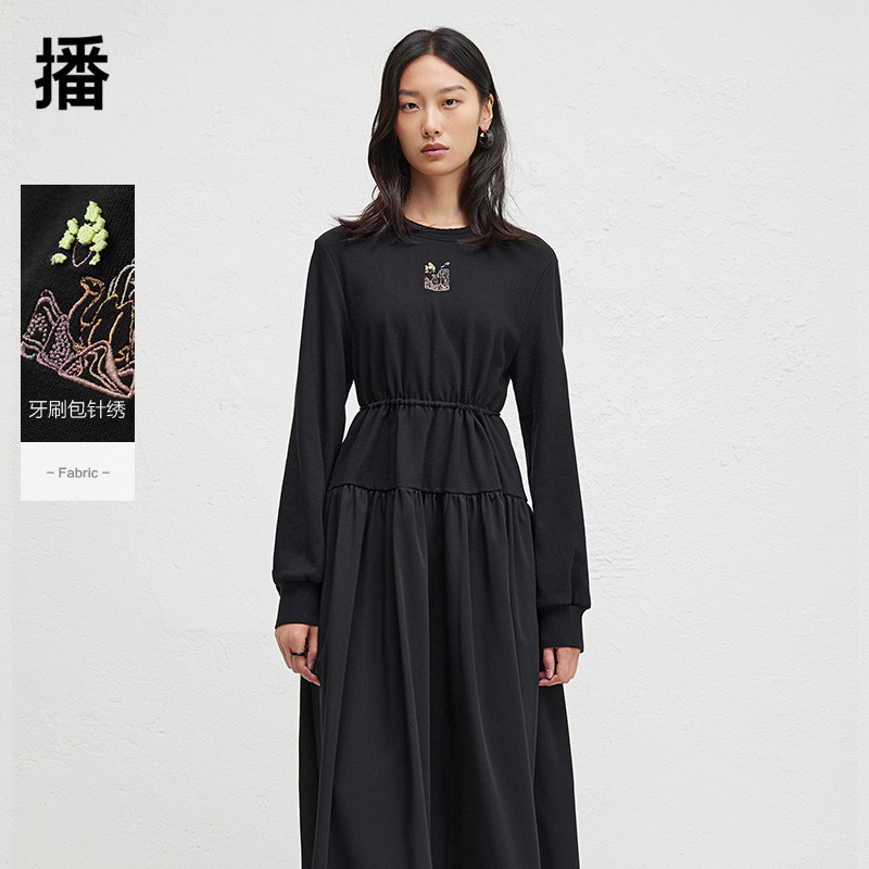 播冬季黑色刺绣连衣裙女收腰显瘦圆领长裙DDR4LD5102