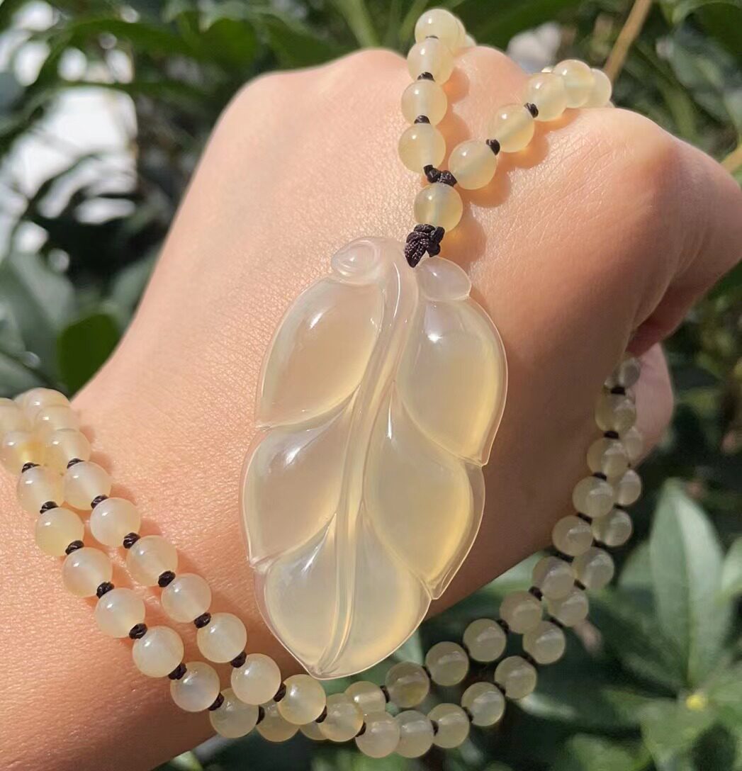 杨玉家云南天然黄龙玉小黑山玻璃种金枝玉树叶子挂件证书送礼新款