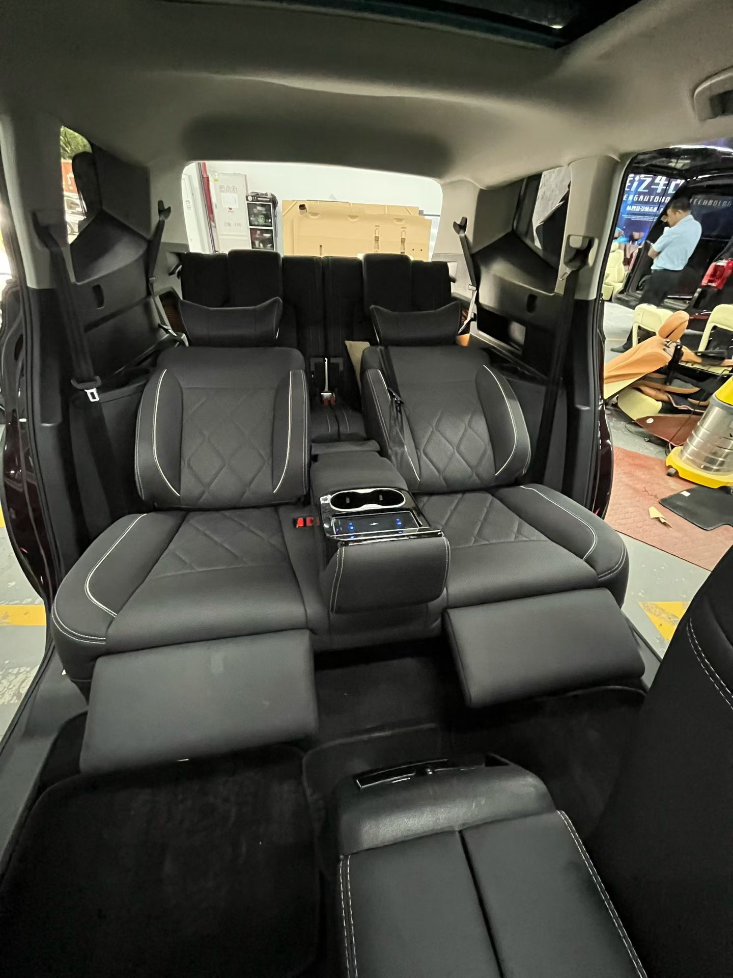 2025大众途昂福特探险者锐界保时捷卡宴升级中排航空座椅内饰改装
