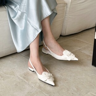 2026春夏季新款低跟鞋女浅口花朵漆皮平跟平底鞋尖头凉鞋细跟单鞋