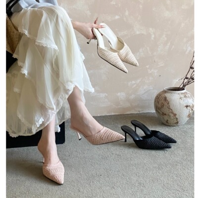 浅口复古尖头单鞋金属扣