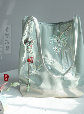夏季上新森系文艺复古小清新中国风汉服刺绣帆布水桶手提单肩包女