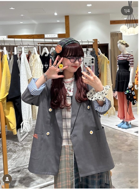 CP2025秋季 别注精工雏菊花朵扣字母刺绣复古西装外套