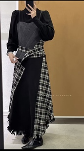 2025冬小众复古格纹拼接系带下摆不规则流苏半身裙A字高腰百搭裙