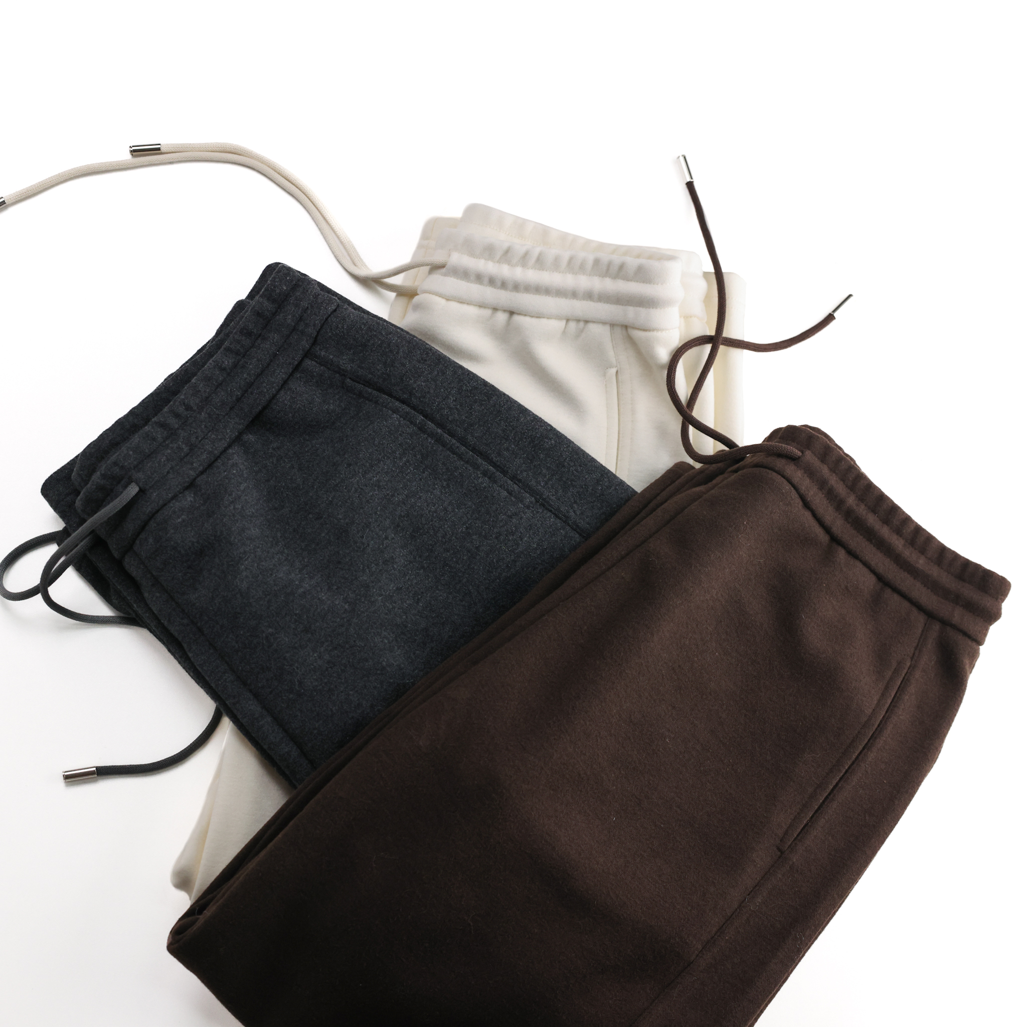 秋冬爆款「梧桐裤」：遮胯显瘦，适配所有身材的“报恩神裤”