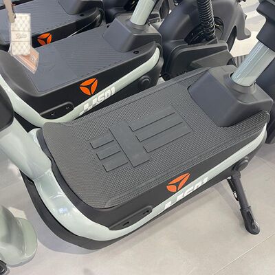 适用雅迪冠能酷骏H脚垫防水脚垫