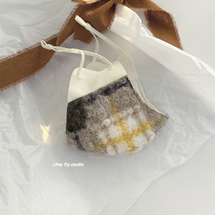 高颜值冬季 防风防寒毛毛格纹保暖口罩 骑行户外口罩女 冬季 feytiy