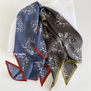 feytiy 庞贝图腾 复古时髦百搭蓝色三角巾丝巾女春秋薄款披肩围巾