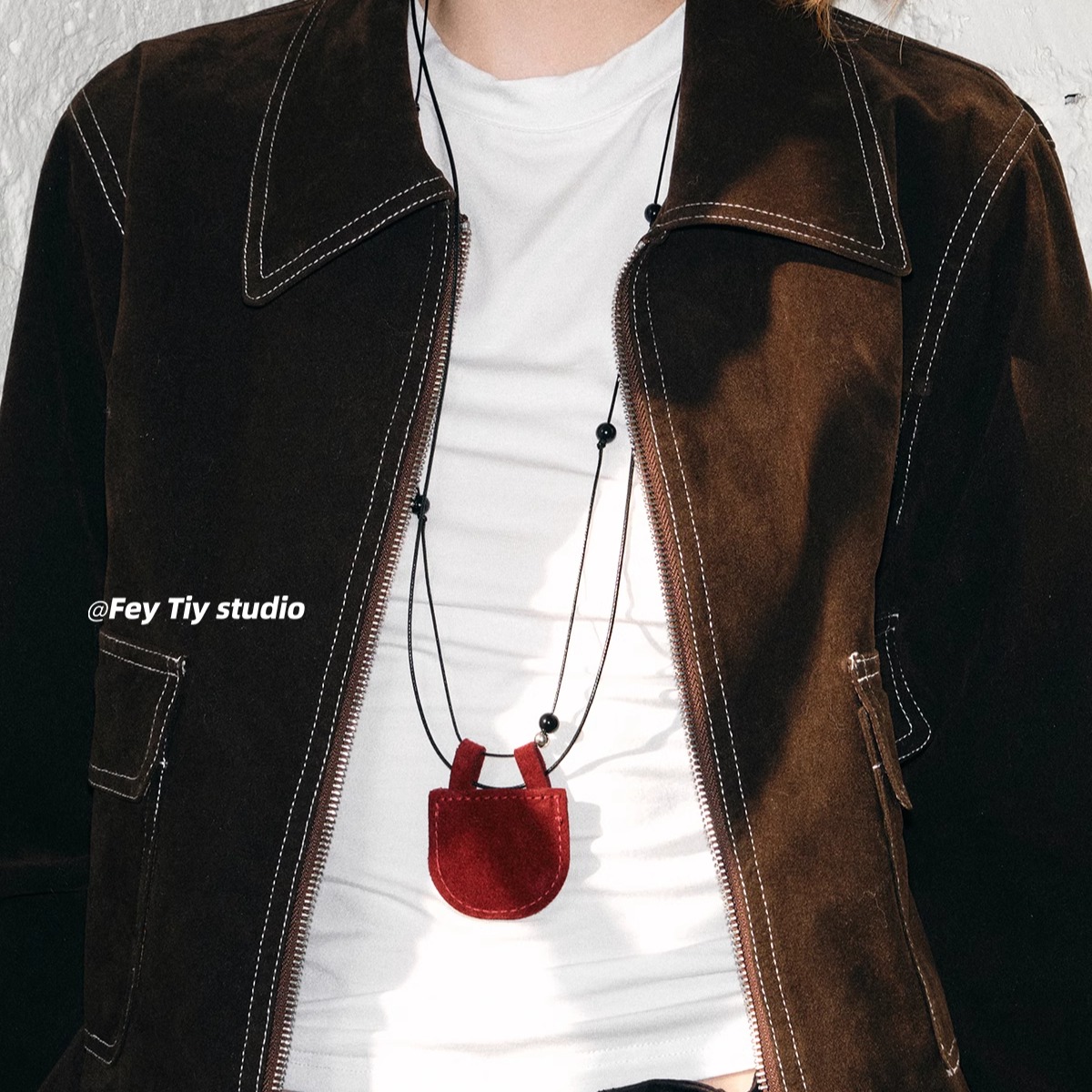 2025搭配mini麂皮月牙包挂脖项