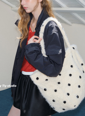 feytiy 波点毛绒托特包 时髦复古单肩包冬季加大容量百搭通勤包女