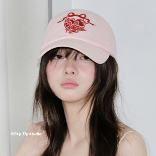 爱心天鹅刺绣棒球帽女春夏季 遮阳弯檐鸭舌帽 芭蕾粉棒球帽 feytiy