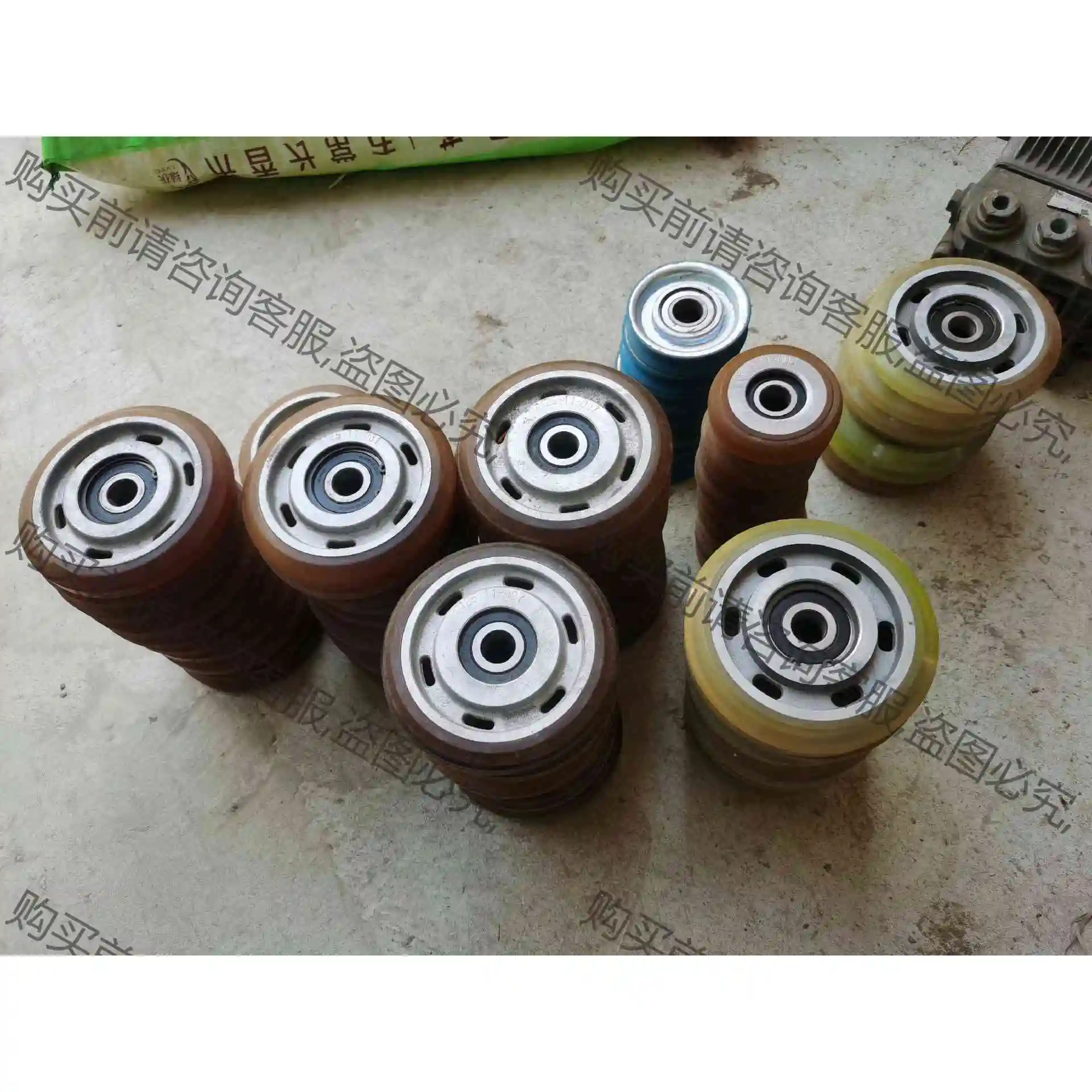 电梯滚动导靴AA24180滚轮125*22*6303适用OT 议价 品质保证