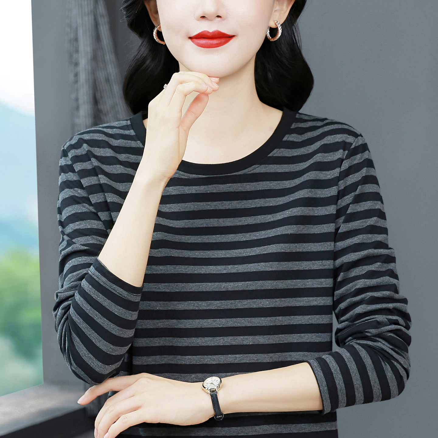 春秋季中年妈妈打底衫长袖t恤女装宽松大码纯棉上衣条纹外穿秋衣