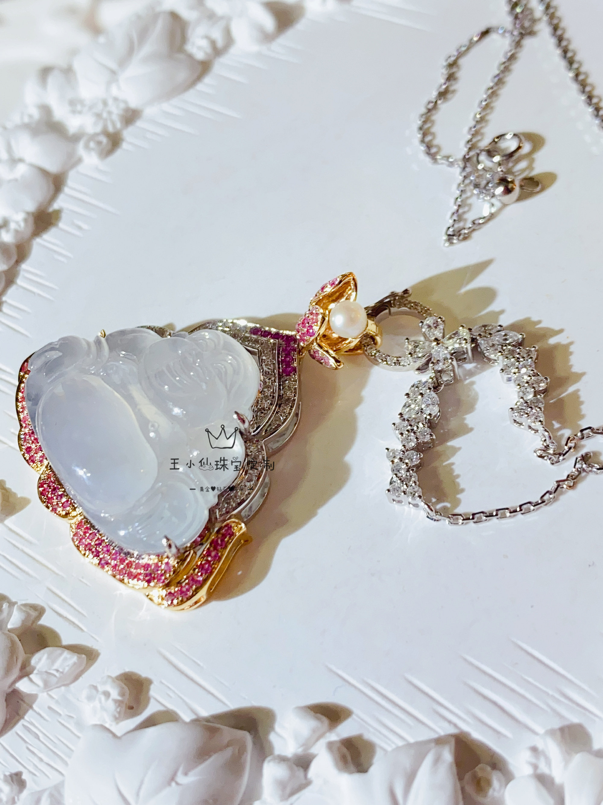 18K金天然钻石百搭口四叶草项链粉色蓝宝石高冰翡翠A货弥勒佛吊坠