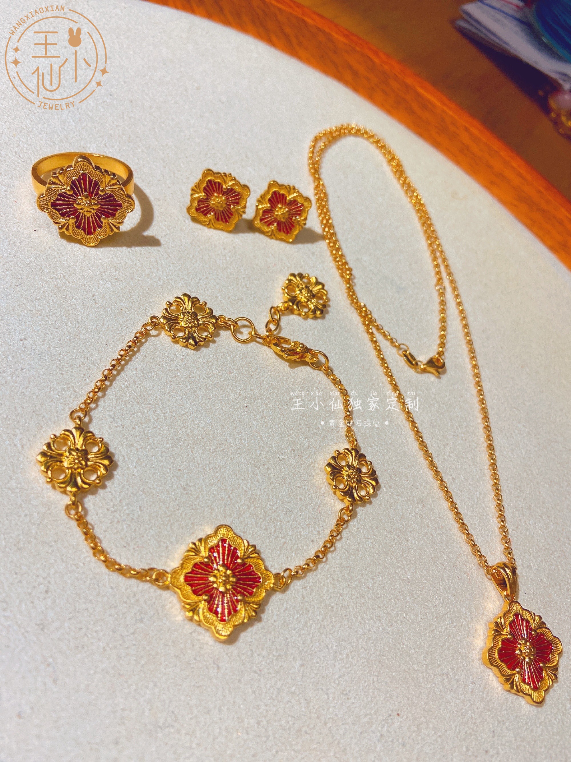 足金布锲拉缇巴洛克手链王小仙