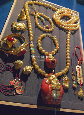 鸽血红财神爷手链999足金