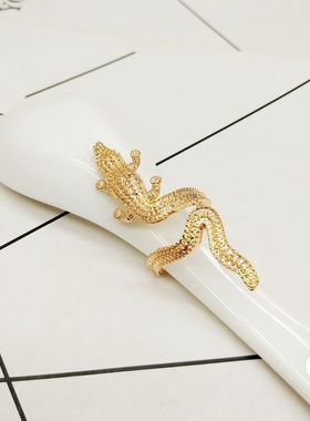 G149夸张质感时尚潮流气质名媛街拍几何宴会宫廷创意鳄鱼戒指女