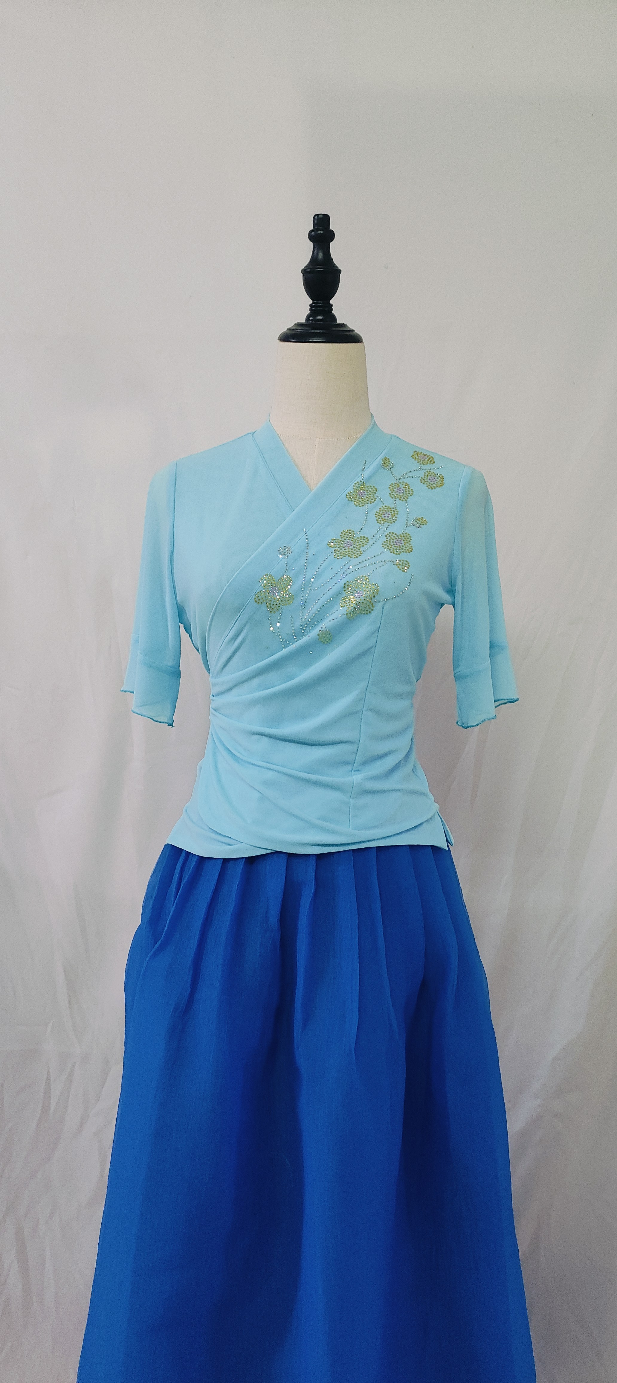 夏季短袖朝鲜族舞蹈练功服烫钻弹力网纱上衣后背系带跳舞练习服