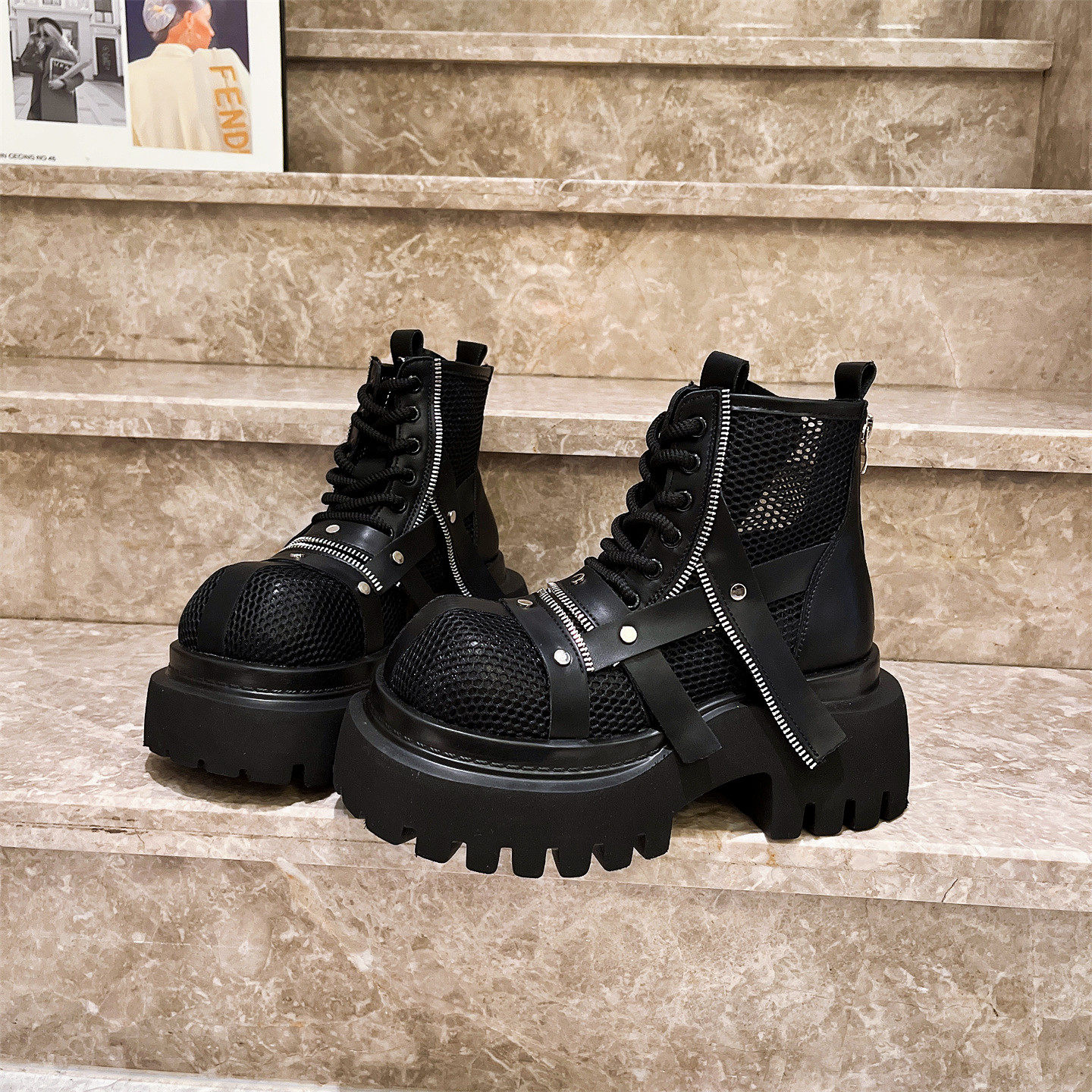 2026年新款拉链网面马丁靴女厚底透气机车短靴朋克风增高爆款凉靴