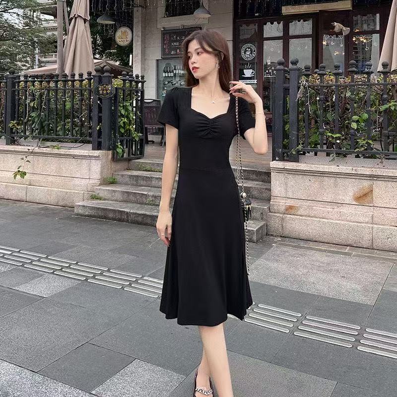 莫代尔复古方领连衣裙气质开叉