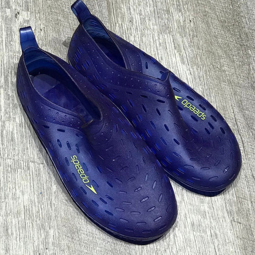 儿童防滑果冻色洞洞水洗潜水鞋