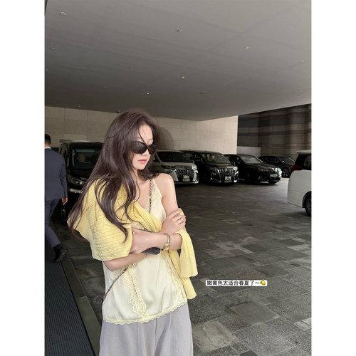superniniyy 冻柠茶&纯欲温柔色染宽松可调节扣缎面蕾丝吊带美背