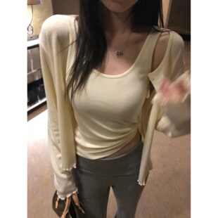 superniniyy 俩件套 椰汁奶冻&温柔淡颜系穿搭螺纹背心木耳边开衫