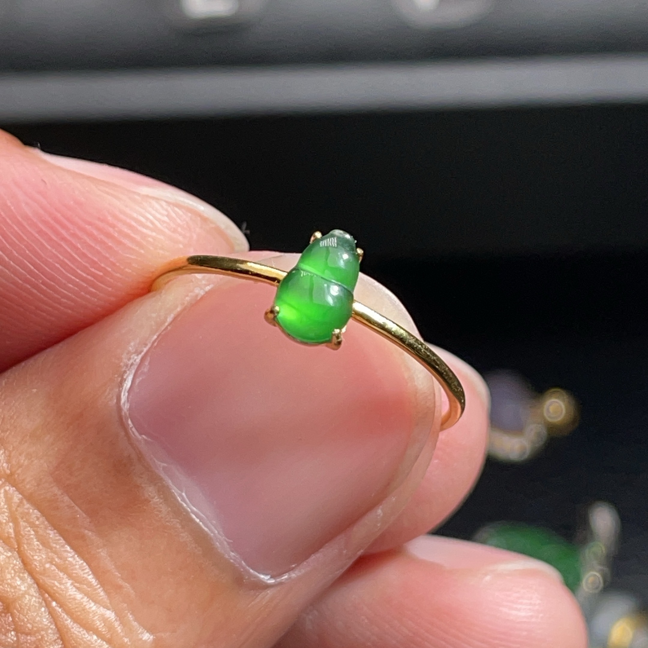 18K金天然翡翠A货-780葫芦戒指K黄镶嵌珠宝玉石满绿阳绿高冰女款