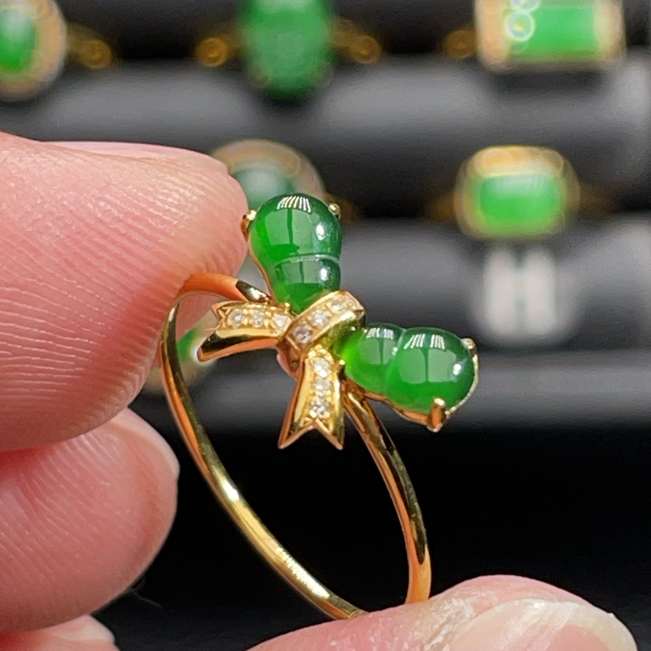 18K金天然翡翠A货-1780葫芦满绿戒指K黄镶嵌钻石蝴蝶结珠宝阳绿