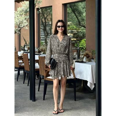 至上-秋上新法式复古浪漫唯美气质V领修身连衣裙w8512