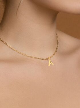 回形针26个字母项链女钛钢百搭字母吊坠饰品