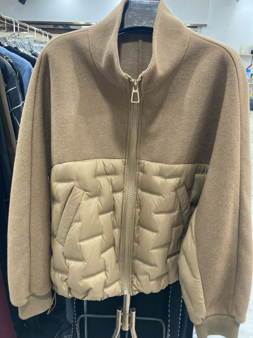 时尚短款加厚羽绒服秋冬新款女士轻便保暖休闲夹克上衣好质量