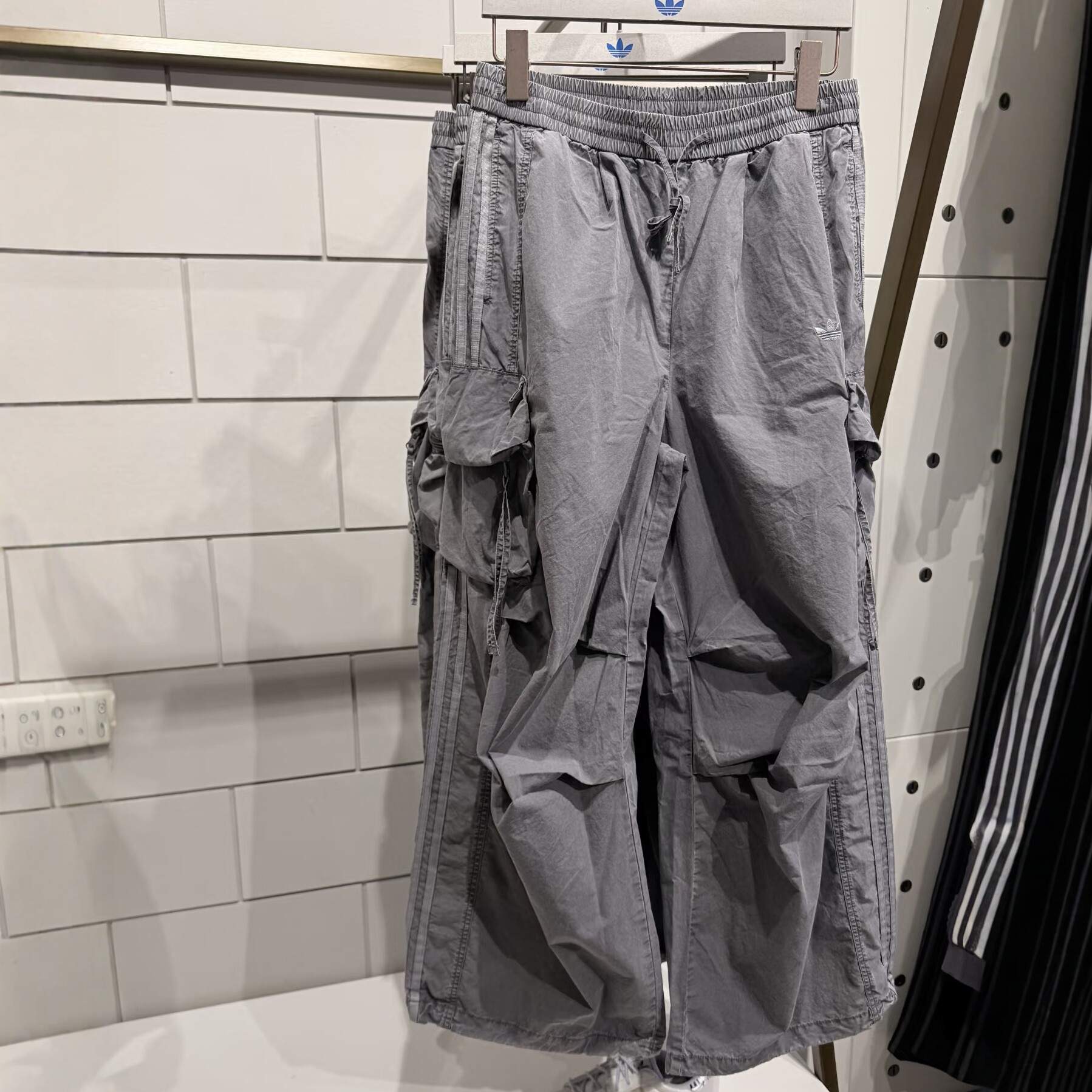 正品ADIDAS阿迪达斯宽松运动休闲阔腿裤军工裤长裤 KX3047