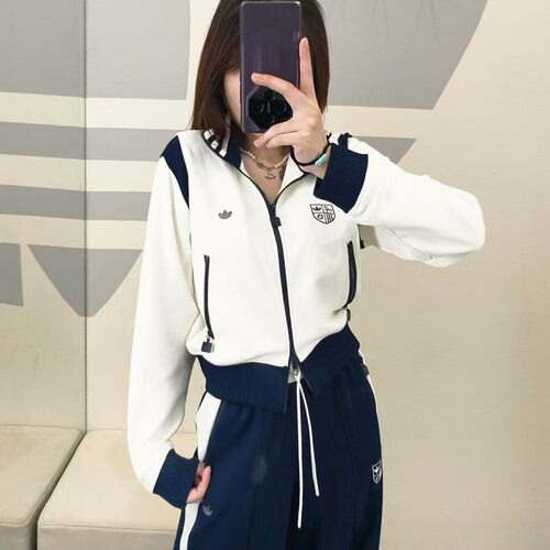 正品阿迪达斯adidas女子拼色短款外套运动休闲夹克 JM8022