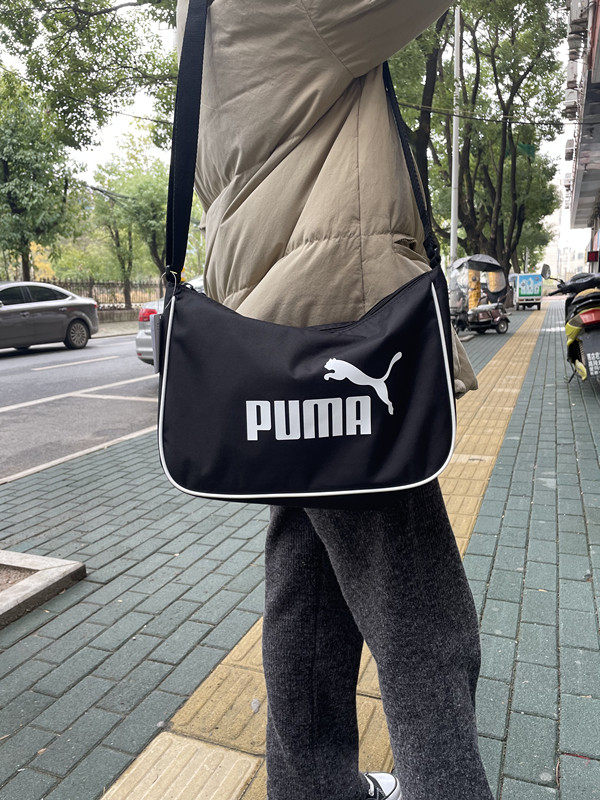 正品彪马PUMA黑白休闲单肩包斜挎包户外旅行男女包079372-01-02