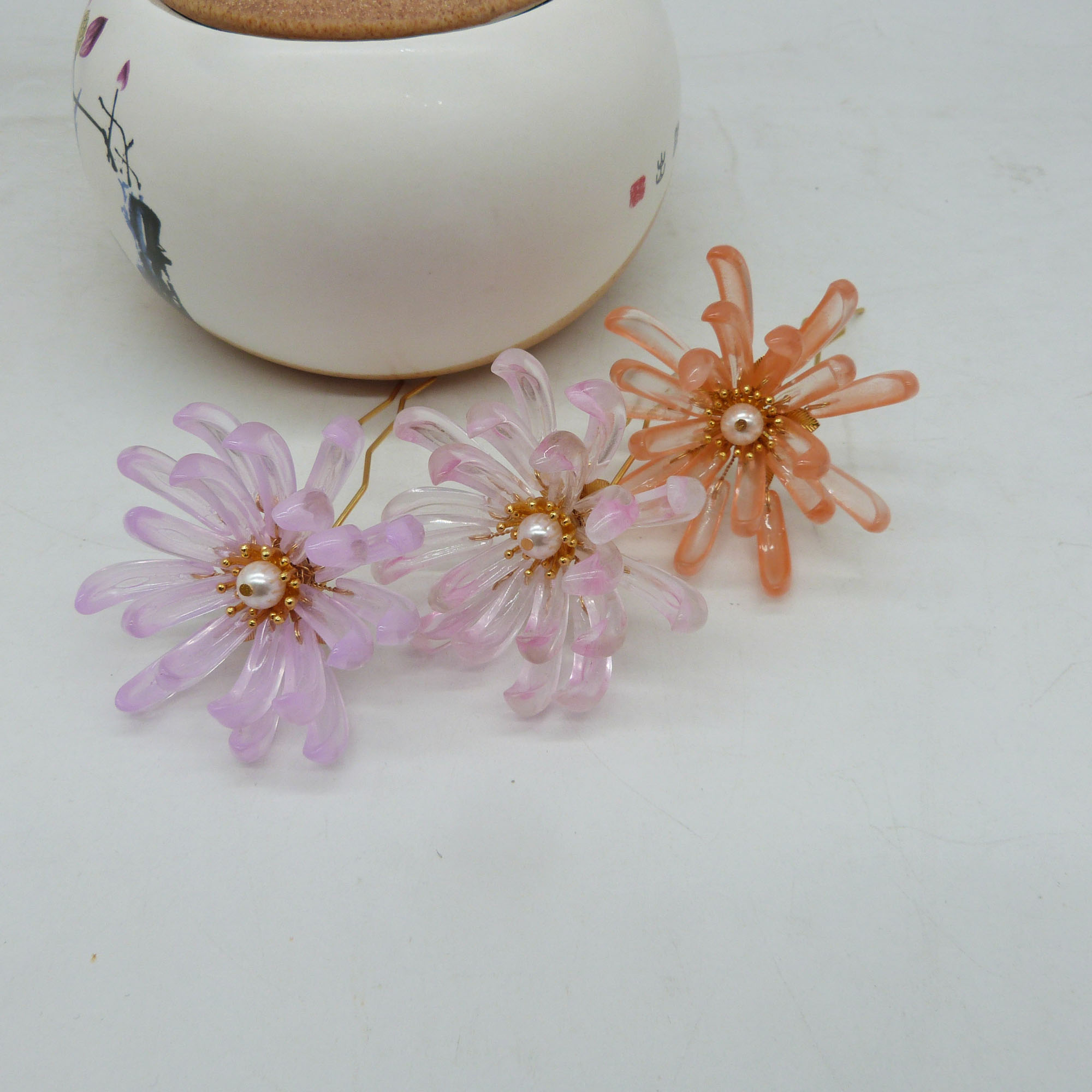 琉璃花瓣点缀古风汉服头饰
