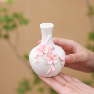 陶瓷手工捏花羊脂玉瓷长颈大肚梅花瓶温润通透描金瓷花器插瓷摆件