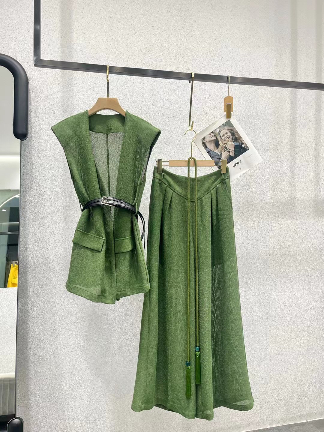 价格咨询.欧洲站设计师原创复古女装走秀款高定制气质套装连衣裙