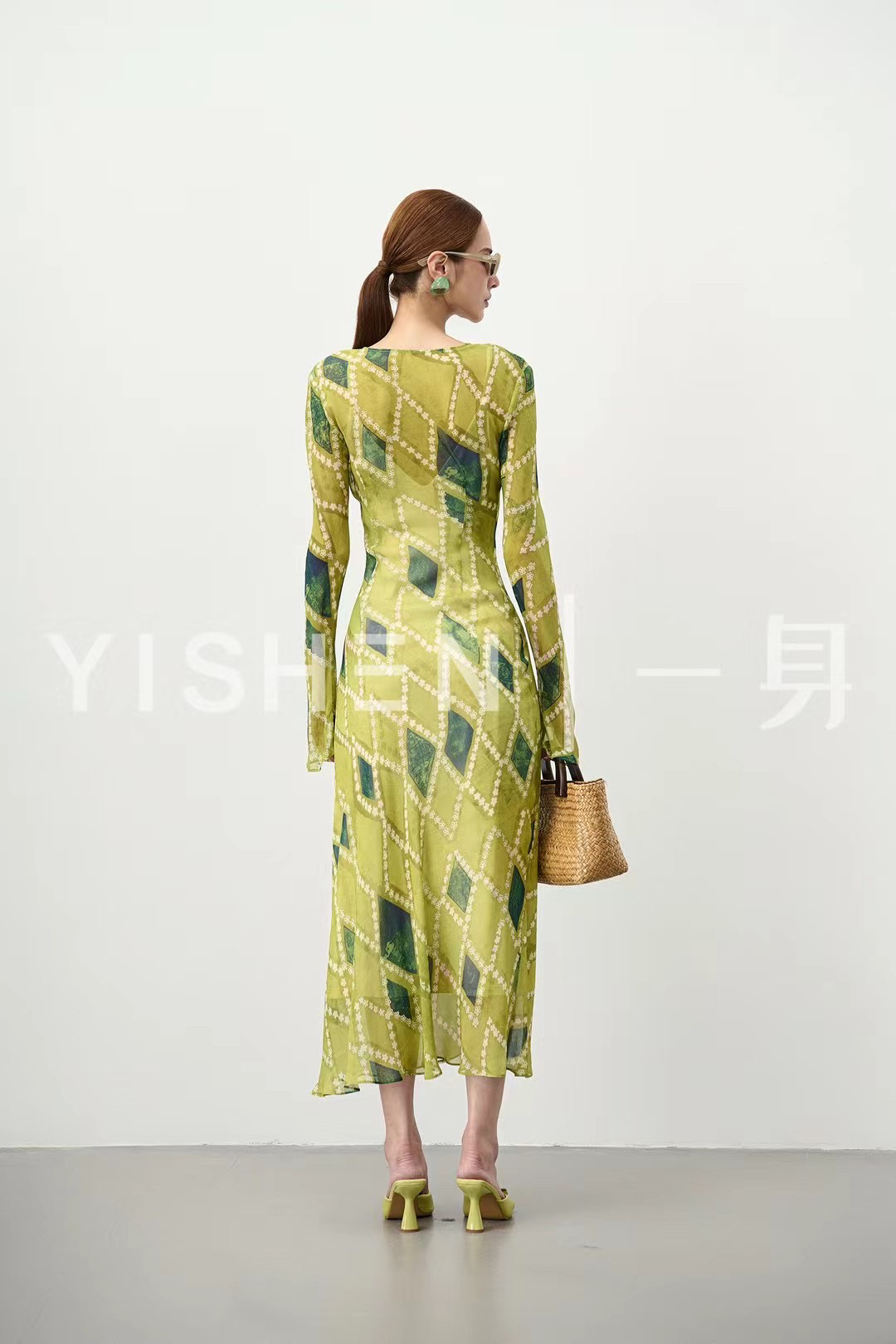 价格咨询.欧洲站设计师原创复古赫本风女装走秀款高定制连衣裙